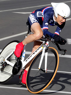© Reuters/Daniel Munoz Radsportlerin Jeannie Longo bei der Straßen-WM 2010 in Australien