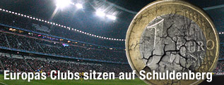 Stadion mit Rieseneuromünze