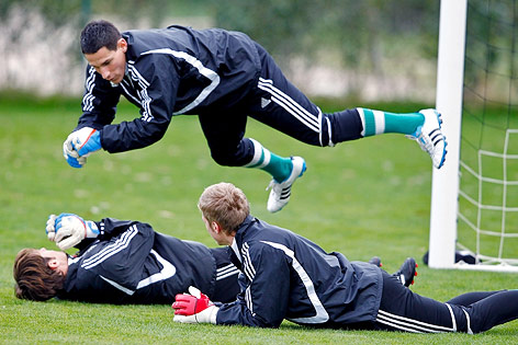 Rapid-Spieler Raimund Hedl, Helge Payer und Georg Blatnik