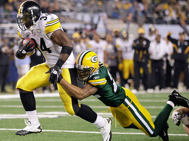 © AP/Paul Sancya Pat Lee (Green Bay Packers) versucht Rashard Mendenhall (Pittsburgh Steelers) aufzuhalten.