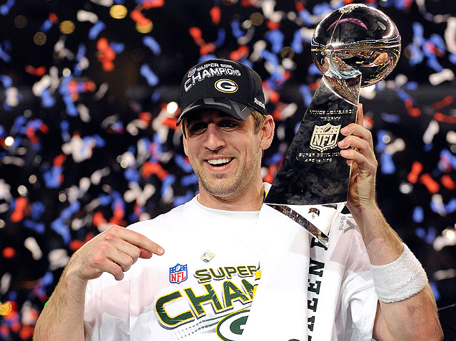 © APA/EPA/Paul Buck Aaron Rodgers mit der Vince-Lombardi-Trophy
