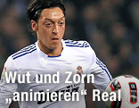 Mesut Özil am Ball (Real)