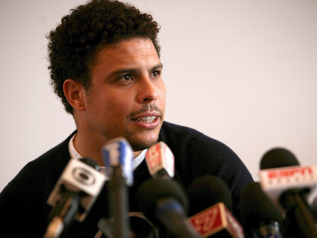 © APA/EPA/Lucas Dolega Ronaldo bei der Pressekonferenz im Krankenhaus 2008