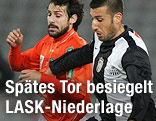 Carlos Goncalez (Innsbruck) gegen Haris Bukva (LASK)