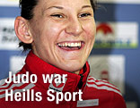 Claudia Heill lächelnd