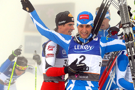 © APA/Barbara Gindl Felix Gottwald gratuliert Jason Lamy Chappuis zum Gewinn der Goldmedaille