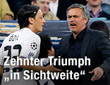 Real-Spieler Mesut Özil und Trainer Jose Mourinho