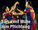 Mehrere Barcelona-Spieler formen eine Jubeltraube