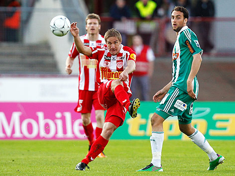 © GEPA/David Rodriguez Ralph Spirk (Kapfenberg) und Atdhe Nuhiu (Rapid)