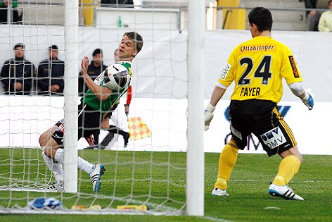 © GEPA/Felix Roittner Markus Hammerer (Ried) und Helge Payer (Rapid)