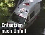 Luftaufnahme von Krankenwagen bei Unfall von Wouter Weylandt
