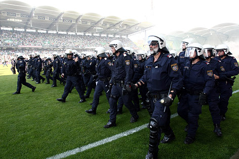 © GEPA/Walter Luger Polizisten im Hanappi-Stadion