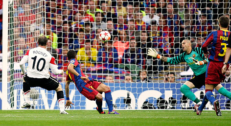 © AP/Jon Super Rooney (Manchester) erzielt ein Tor