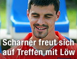 Paul Scharner lacht