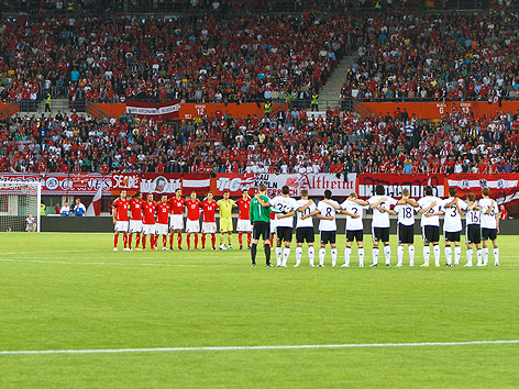 © ORF.at/Christian Öser Gedenkminute vor Matchbeginn