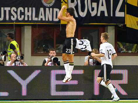 © ORF.at/Christian Öser Luftsprung von Mario Gomez (Deutschland)