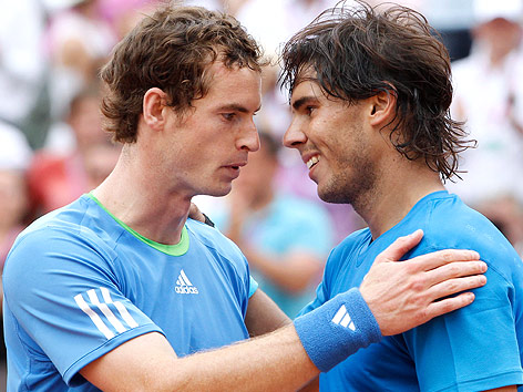 Andy Murray gratuliert Rafael Nadal zum Sieg.