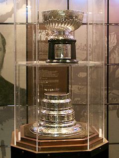 © AP/The Canadian Press/Steve White Original Stanley Cup in der Hockey Hall of Fame in Toronto
