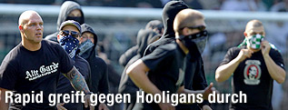 Platzsturm der Rapid-Fans