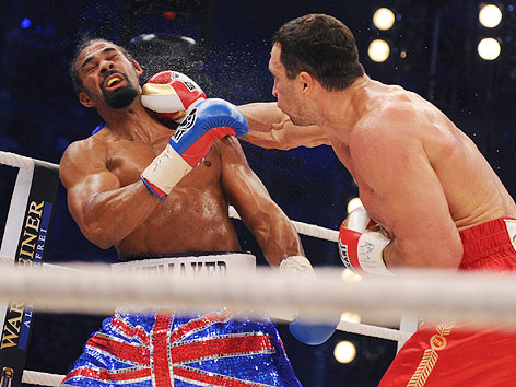 © APA/EPA/Christian Charisius Vladimir Klitschko (Ukrains) schlägt David Haye (Großbritannien)