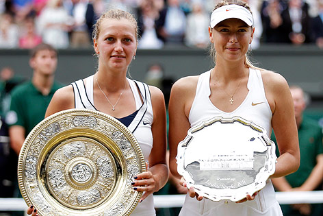 Petra Kvitova (Tschechien) und Maria Sharapova (Russland) mit Trophäen