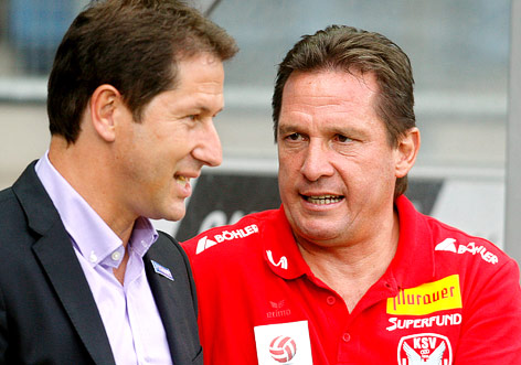 © GEPA/Wolfgang Grebien Trainer Franco Foda (Sturm) und Trainer Werner Gregoritsch (Kapfenberg)