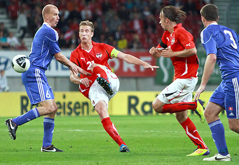 Marc Janko beim Versuch, ein Tor zu erzielen