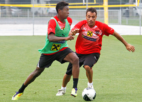 David Alaba und Ekrem Dag während eines Trainingsspiels