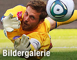 Pascal Gr&uuml;nwald pariert einen Schuss