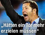 Sturm-Trainer Franco Foda gestikuliert wild an der Seitenlinie