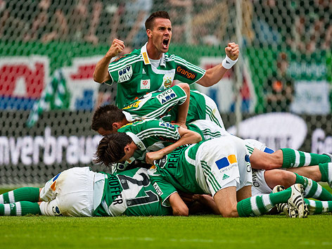 Stefan Maierhofer jubelt im Rapid-Dress