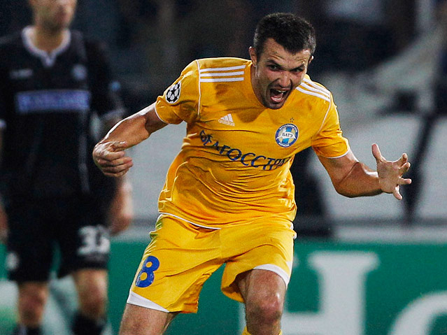 Alexander Wolodko (Borisow) jubelt über Tor