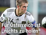 Kapit&auml;n Philipp Lahm (GER) fokussiert den Ball