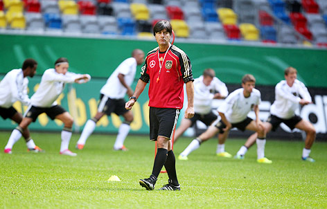 DFB-Trainer Joahim Löw während einer Trainingsstunde