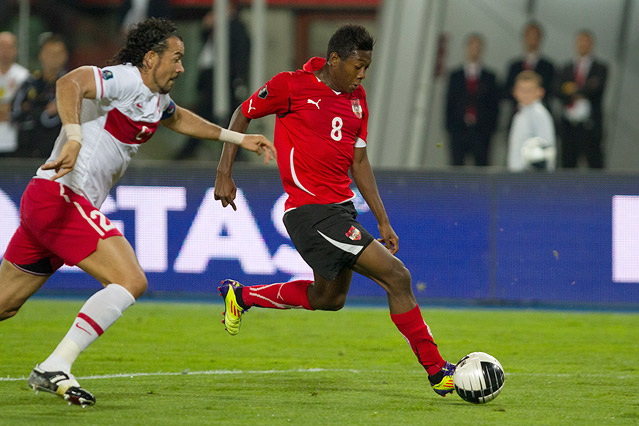 Servet Cetin (Türkei) und David Alaba (Österreich)
