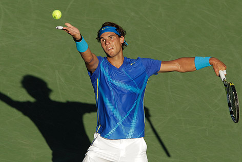 Rafael Nadal beim Aufschlag