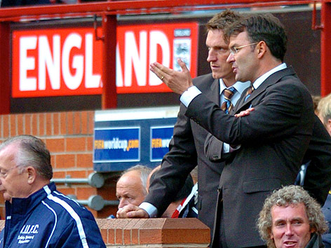 © GEPA/Helmut Fohringer Andreas Herzog und Trainer Willi Ruttensteiner beim Länderspiel England - Österreich, 2005