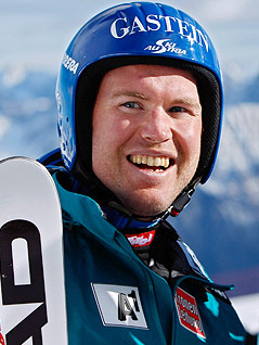 © GEPA/Andreas Pranter Ein lächelnder Hans Grugger