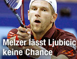 Jürgen Melzer retourniert den Ball