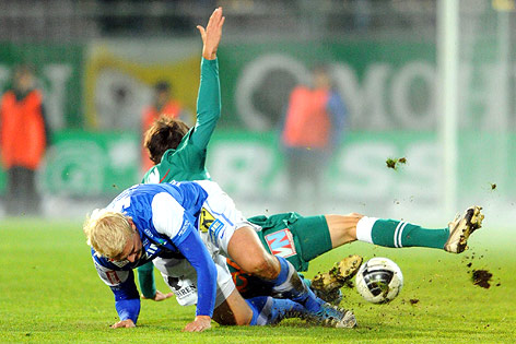 © GEPA/Oliver Lerch David Witteveen (FC Lustenau) und Benedikt Zech (A.Lustenau)