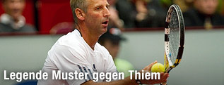 Thomas Muster schlägt in der Stadthalle auf