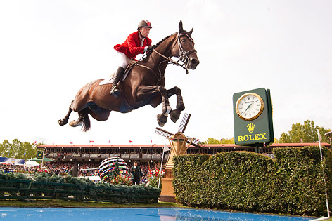 © Reuters/Todd Korol Eric Lamaze auf dem Sprungpferd Hickstead