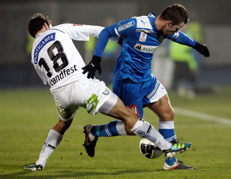 Joachim Standfest (Sturm) und Tomas Simkovic (Wr. Neustadt)