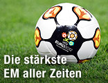 Fußball mit EM-2012-Logo