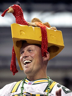 © Reuters/Rebecca Cook Grenn-Bay-Packers-Fan mit Truthahn-Kopfschmuck