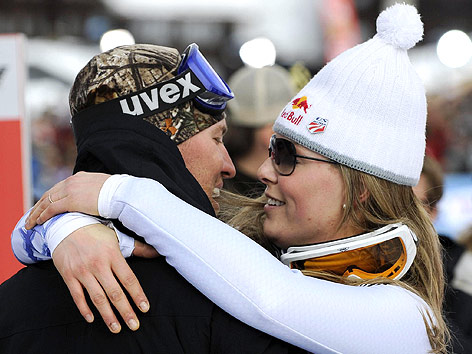© APA/Helmut Fohringer Lindsey Vonn umarmt ihren Ehemann Thomas