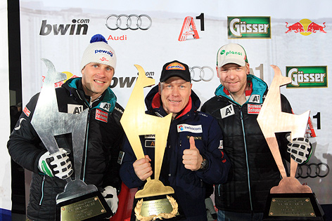 © GEPA/Rolex Bild zeigt den Jubel von Romed Baumann (AUT), Didier Cuche (SUI) und Klaus Kroell (AUT).