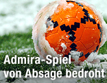 Fußball im Schnee