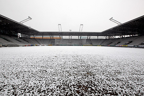 © GEPA/Andreas Pranter Schneedecke über dem rasen des Tivolis-Stadions in Innsbruck