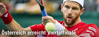 Jürgen Melzer kontert den Ball